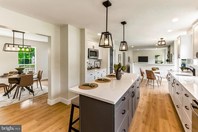 1 BANFF DR, Mullica Hill, NJ 08062