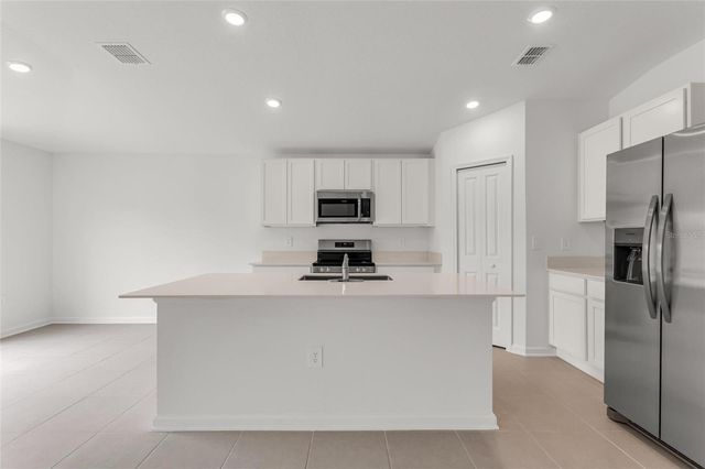 5470 LEWISHAN DR, Davenport, FL 33837