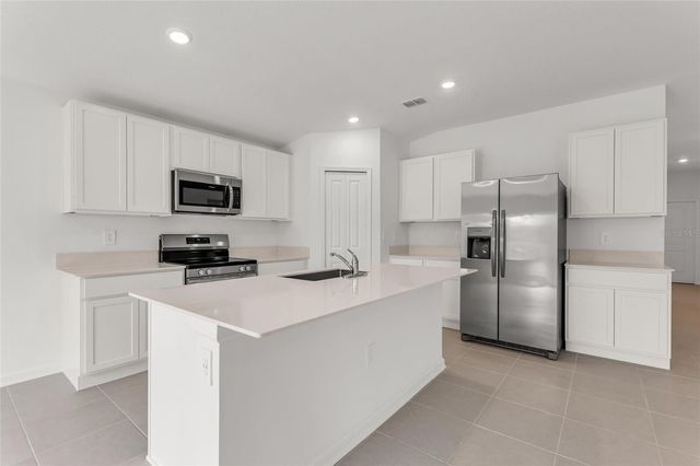 5470 LEWISHAN DR, Davenport, FL 33837