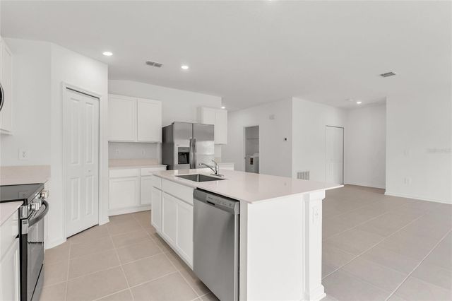 5470 LEWISHAN DR, Davenport, FL 33837