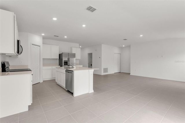 5470 LEWISHAN DR, Davenport, FL 33837