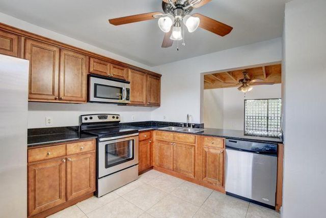2006 Lakeview Drive W, Royal Palm Beach, FL 33411