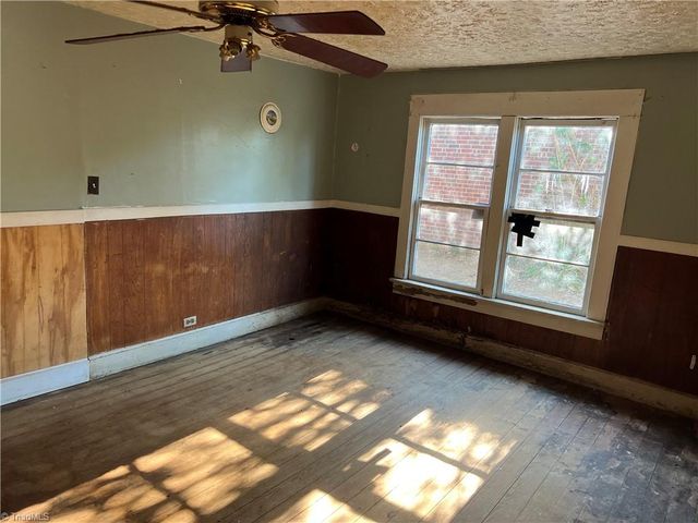 1219 Market Center Drive, High Point, NC 27260