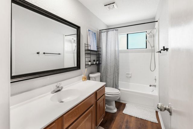 1501 Ridge Harbor DR, Spicewood, TX 78669