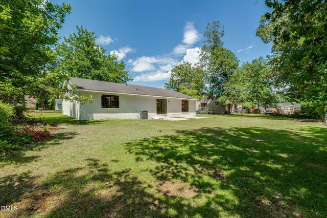 6809 Brush Creek Road, Fayetteville, NC 28314