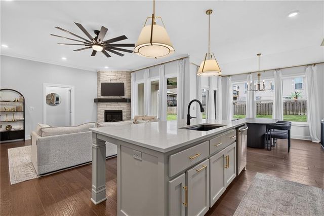 1517 SW Georgetown Drive, Lee's Summit, MO 64082