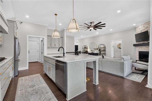 1517 SW Georgetown Drive, Lee's Summit, MO 64082
