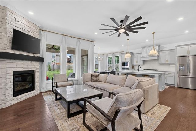 1517 SW Georgetown Drive, Lee's Summit, MO 64082