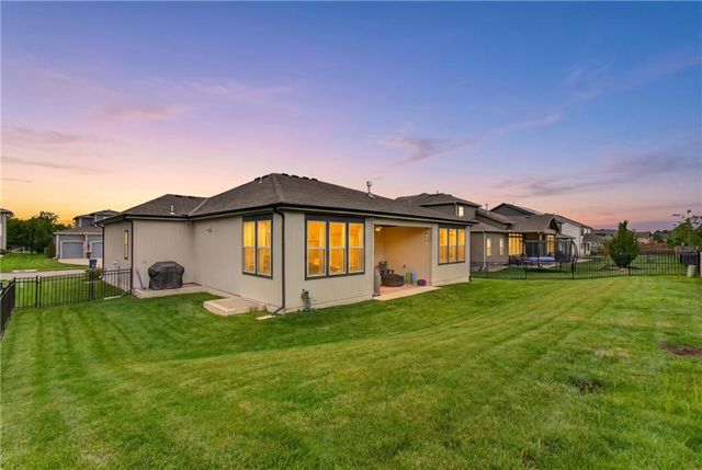 1517 SW Georgetown Drive, Lee's Summit, MO 64082