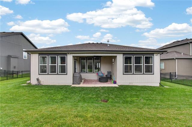 1517 SW Georgetown Drive, Lee's Summit, MO 64082