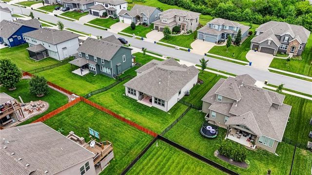 1517 SW Georgetown Drive, Lee's Summit, MO 64082