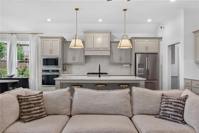 1517 SW Georgetown Drive, Lee's Summit, MO 64082