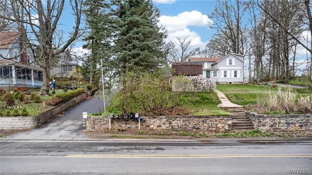 8586 Lake Shore Road, Evans, NY 14006
