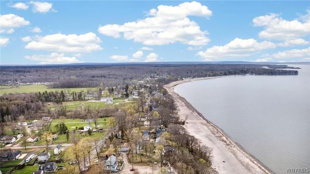 8586 Lake Shore Road, Evans, NY 14006