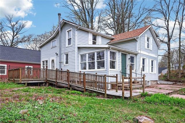 8586 Lake Shore Road, Evans, NY 14006