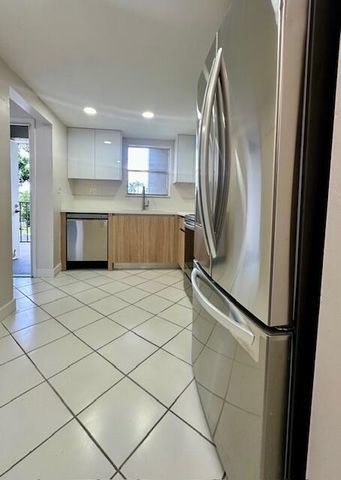 6080 NW 44th Street 205, Lauderhill, FL 33319
