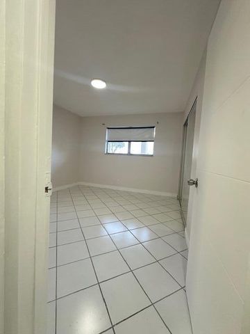 6080 NW 44th Street 205, Lauderhill, FL 33319