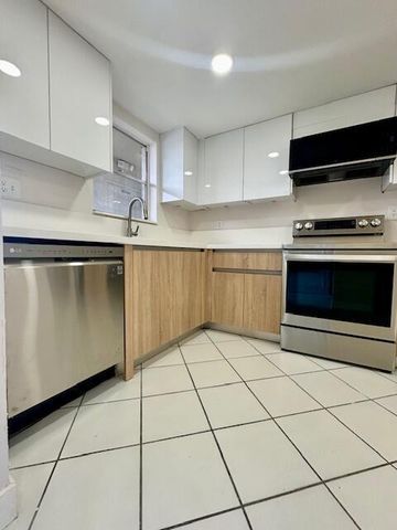 6080 NW 44th Street 205, Lauderhill, FL 33319