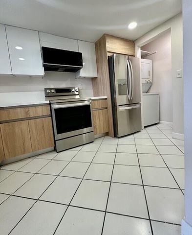 6080 NW 44th Street 205, Lauderhill, FL 33319