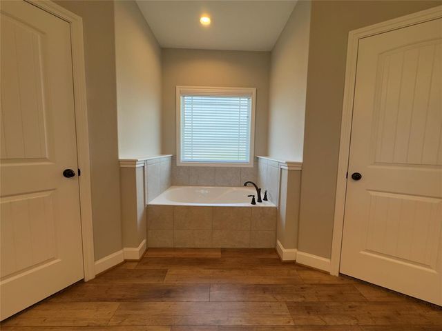 723 Sandy Corner Road, El Campo, TX 77437