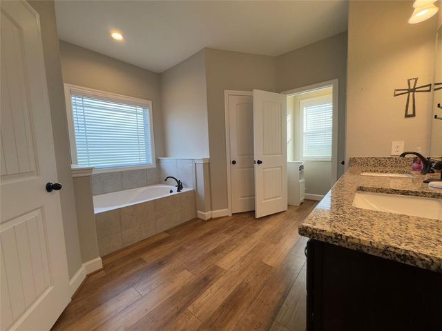 723 Sandy Corner Road, El Campo, TX 77437