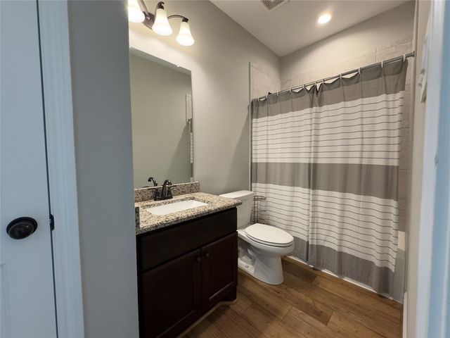 723 Sandy Corner Road, El Campo, TX 77437