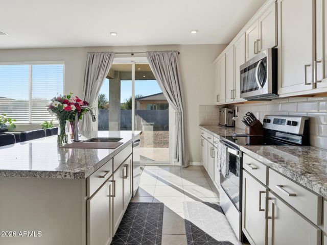 2037 E WETLEAF Place, Casa Grande, AZ 85122