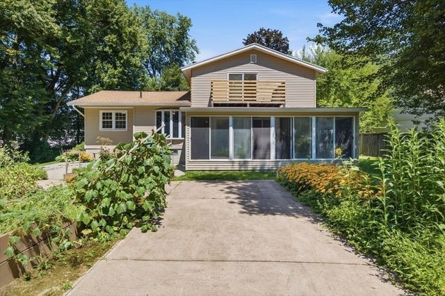1 Corey St, Agawam, MA 01001
