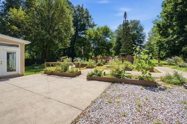 1 Corey St, Agawam, MA 01001