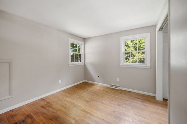 1 Corey St, Agawam, MA 01001