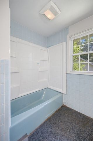 1 Corey St, Agawam, MA 01001