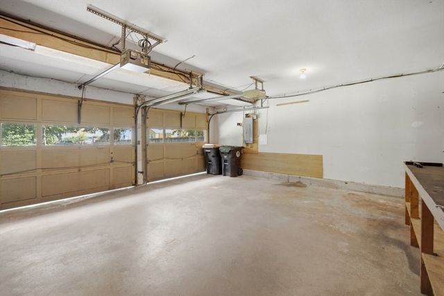 1 Corey St, Agawam, MA 01001