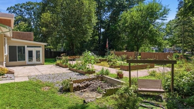 1 Corey St, Agawam, MA 01001