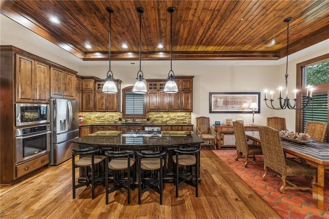 15164 FONTANA Street, Leawood, KS 66224