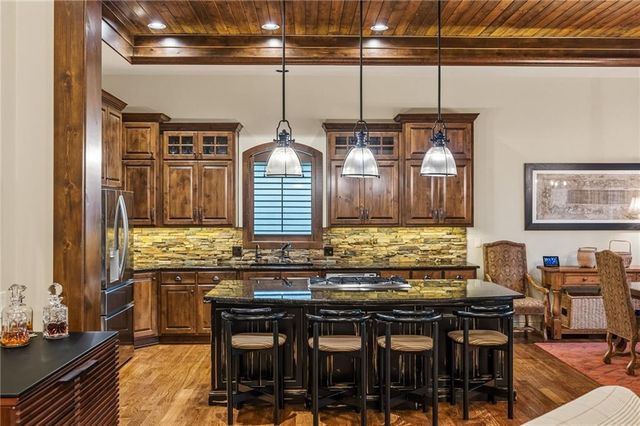 15164 FONTANA Street, Leawood, KS 66224