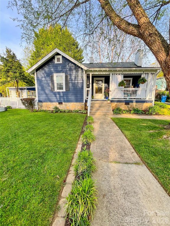 271 Brook Street, Waynesville, NC 28786