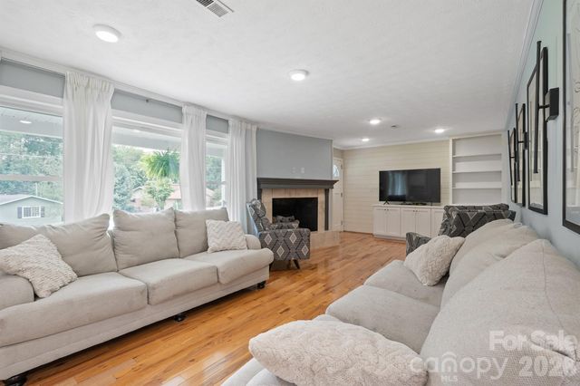 115 Eastwood Park Drive SE, Lenoir, NC 28645