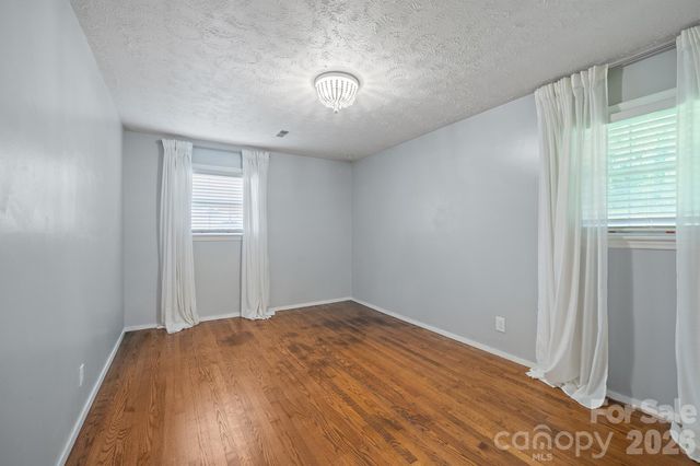 115 Eastwood Park Drive SE, Lenoir, NC 28645