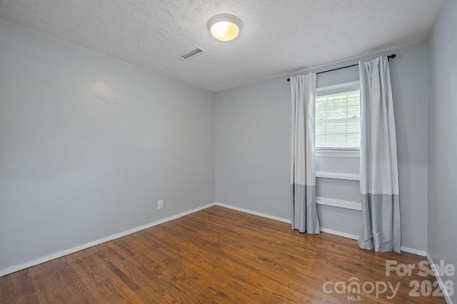 115 Eastwood Park Drive SE, Lenoir, NC 28645