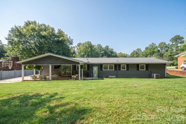 115 Eastwood Park Drive SE, Lenoir, NC 28645