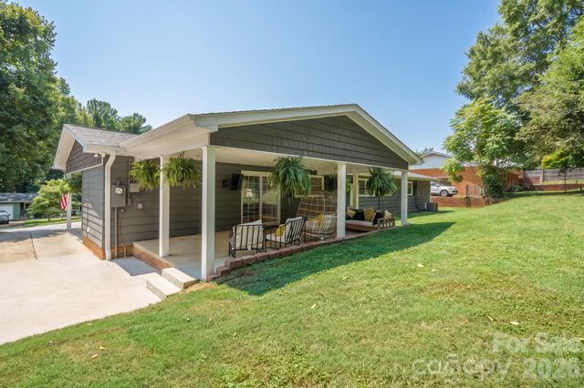 115 Eastwood Park Drive SE, Lenoir, NC 28645