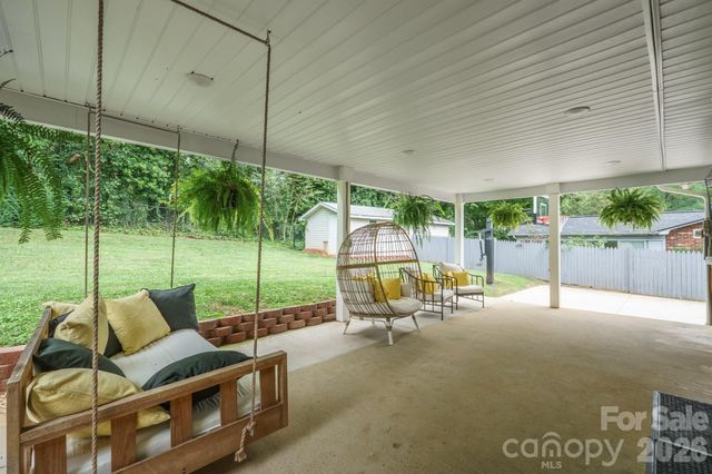 115 Eastwood Park Drive SE, Lenoir, NC 28645