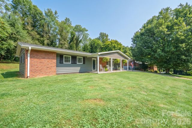 115 Eastwood Park Drive SE, Lenoir, NC 28645
