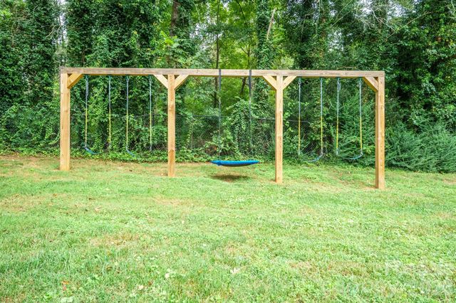 115 Eastwood Park Drive SE, Lenoir, NC 28645