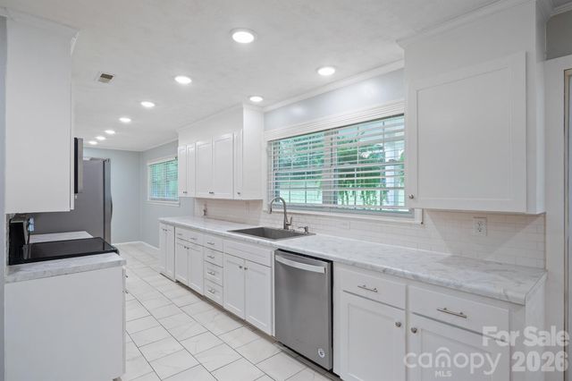115 Eastwood Park Drive SE, Lenoir, NC 28645