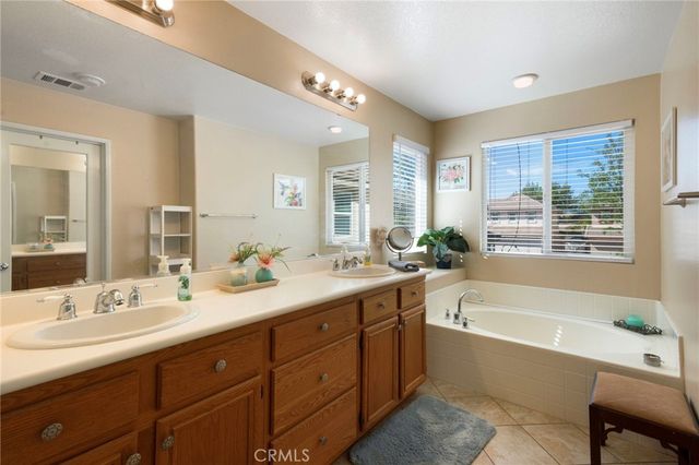 37241 Galileo Lane, Murrieta, CA 92563