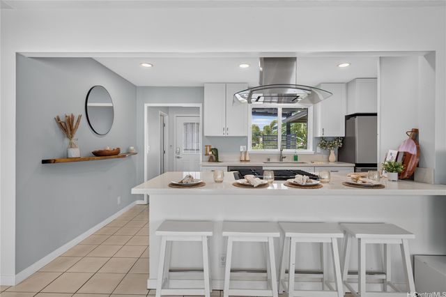 633 Keolu Drive, Kailua, HI 96734