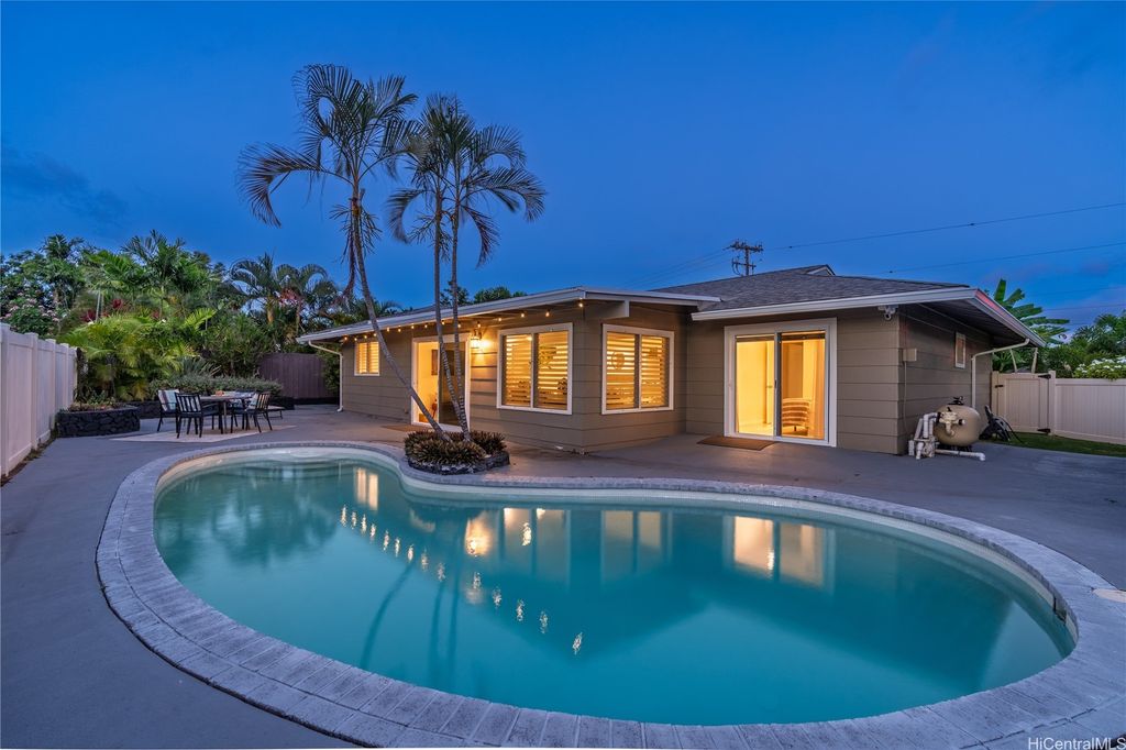633 Keolu Drive, Kailua, HI 96734