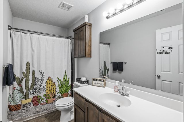 8555 Gateway Circle, Monticello, MN 55362