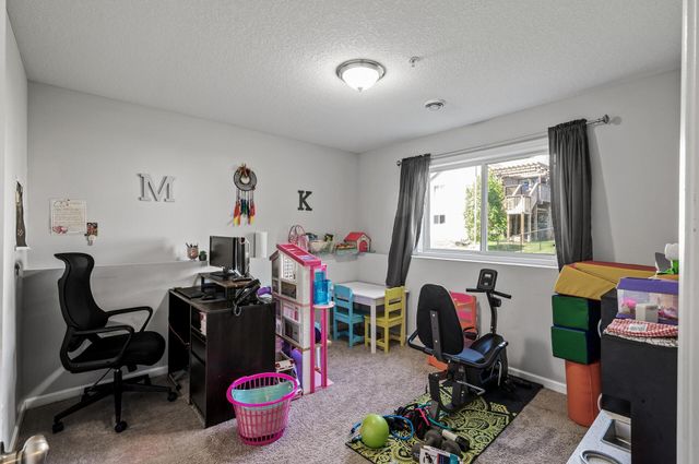 8555 Gateway Circle, Monticello, MN 55362